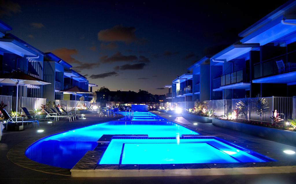 Ramada By Wyndham Херви Бей Съоръжения снимка The pool at the Blue Sky Inn
