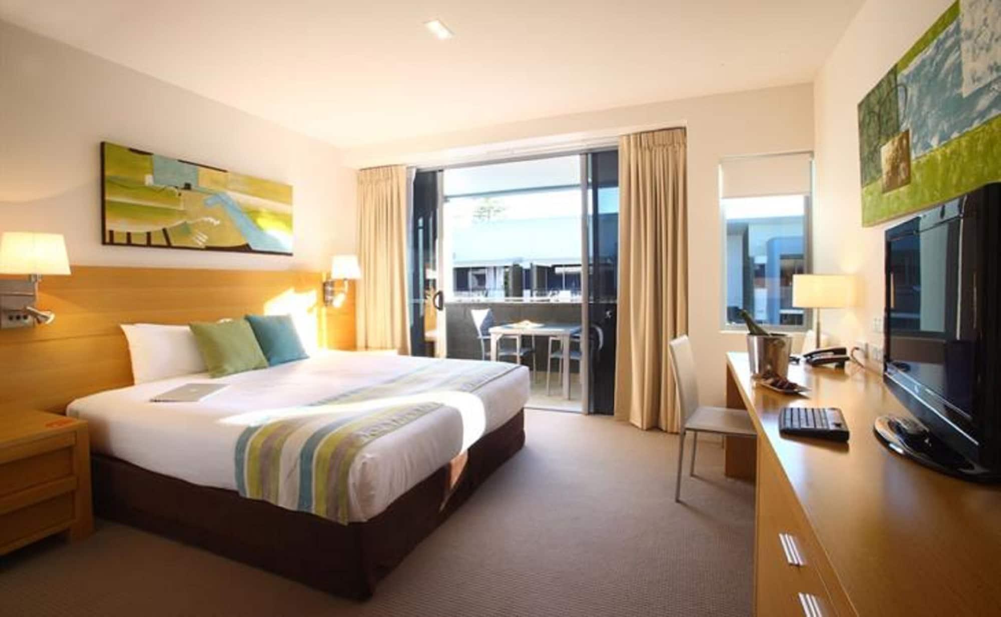 Ramada By Wyndham Херви Бей Стая снимка A typical room at the Mantra Crown Towers