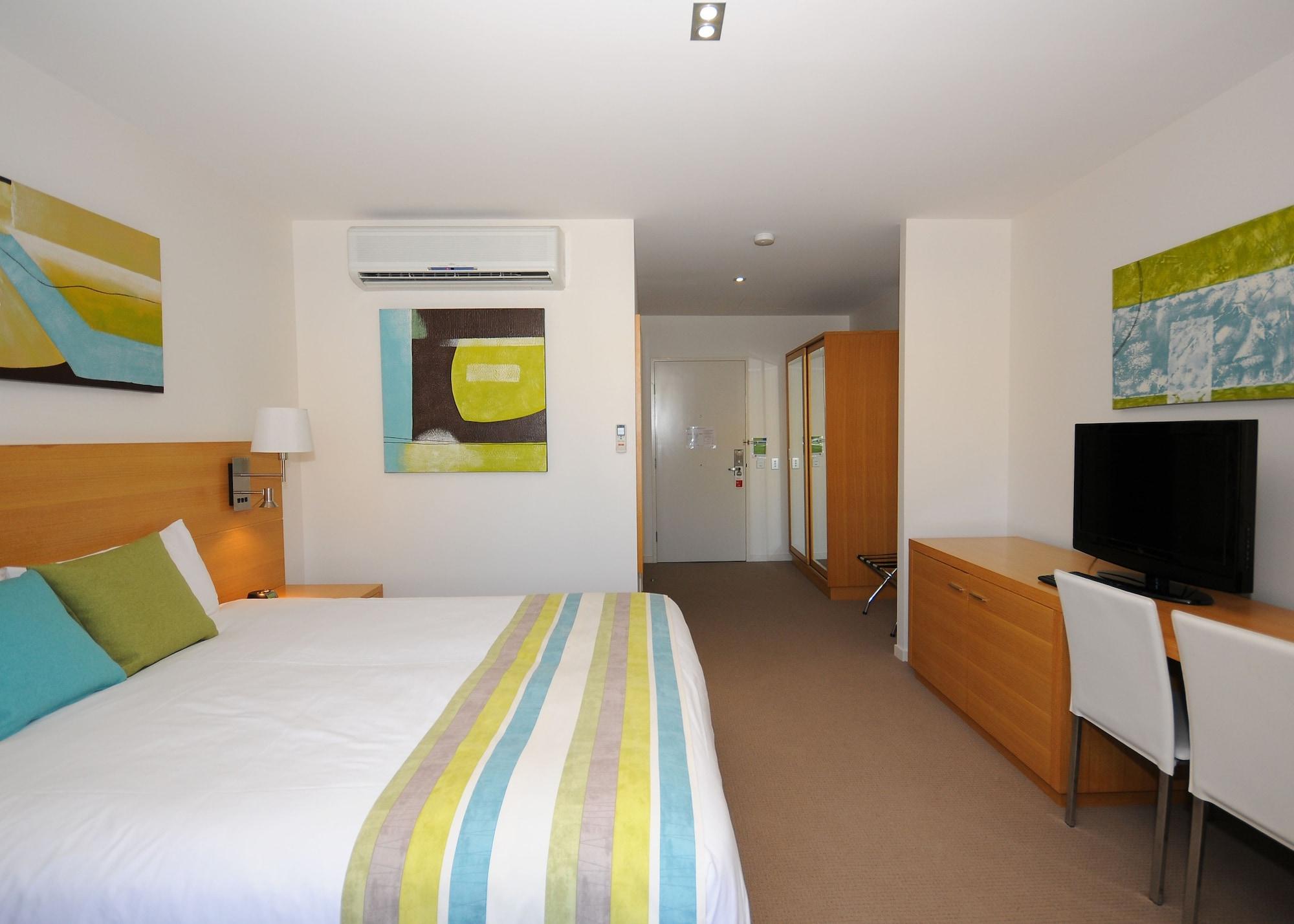 Ramada By Wyndham Херви Бей Стая снимка A typical bedroom at the University of Bath